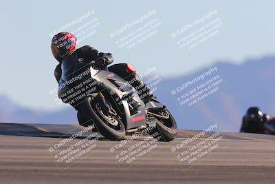 media/Nov-06-2023-Moto Forza (Mon) [[ce023d0744]]/3-Intermediate Group/Session 5 (Turn 9)/